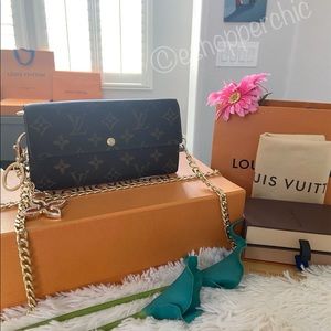 ❤️ Cute LV Sarah Small Crossbody Bag Purse ❤️